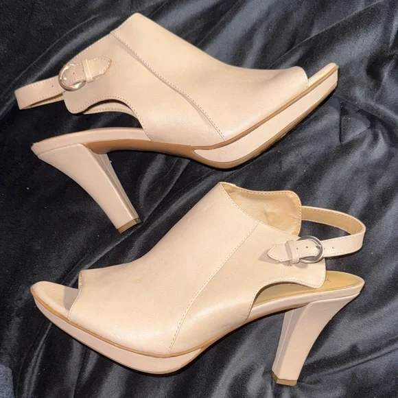 Naturalizer Size 9.5 Cream Women's Slingback Peep toe Booties Sandals 3” Heel - Picture 3 of 11